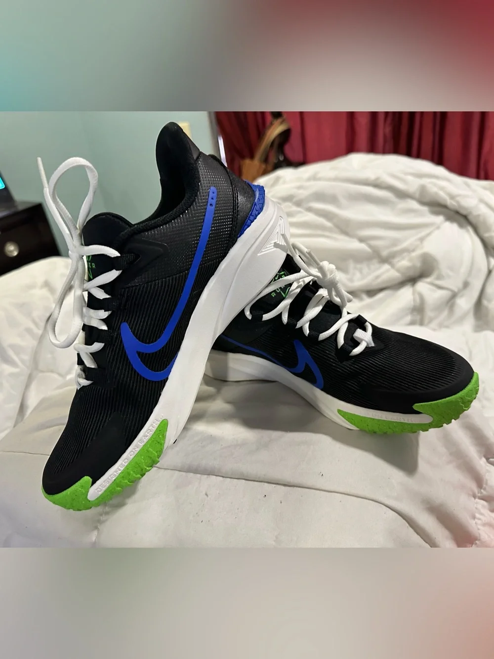 Nike Star Runner 4 - (Brand New in box) - 6Y - same as 7.5w or 6m